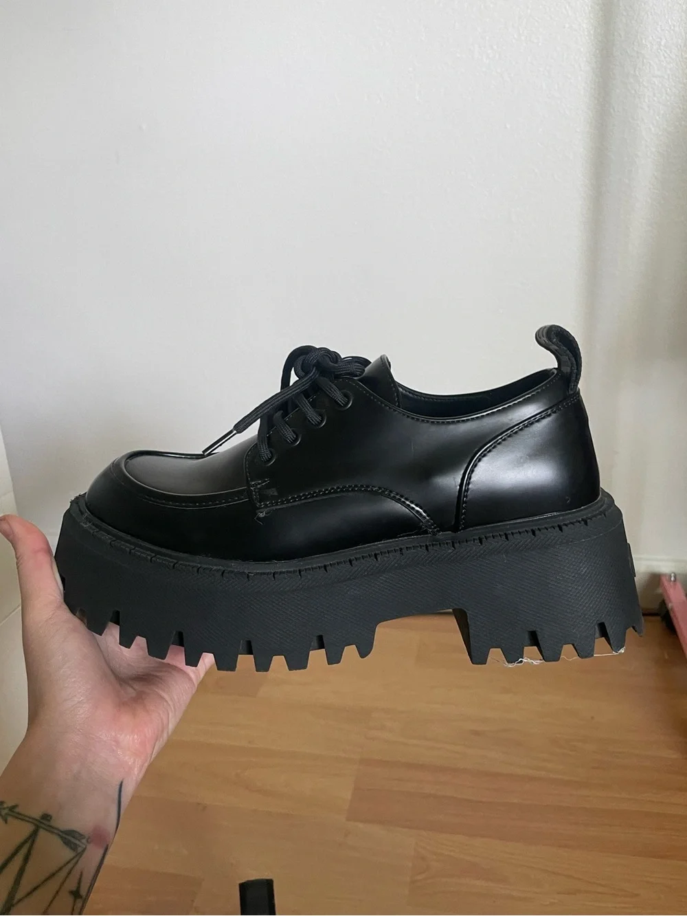 Buffalo Pluto Black Vegan Leather Lace Up Chunky Platform Derby Shoes US 7.5 EUR